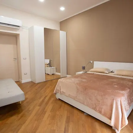 Privilege Chiaia By Dimorra شقة *